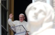 Pope reflects on Lord’s Prayer in Angelus address