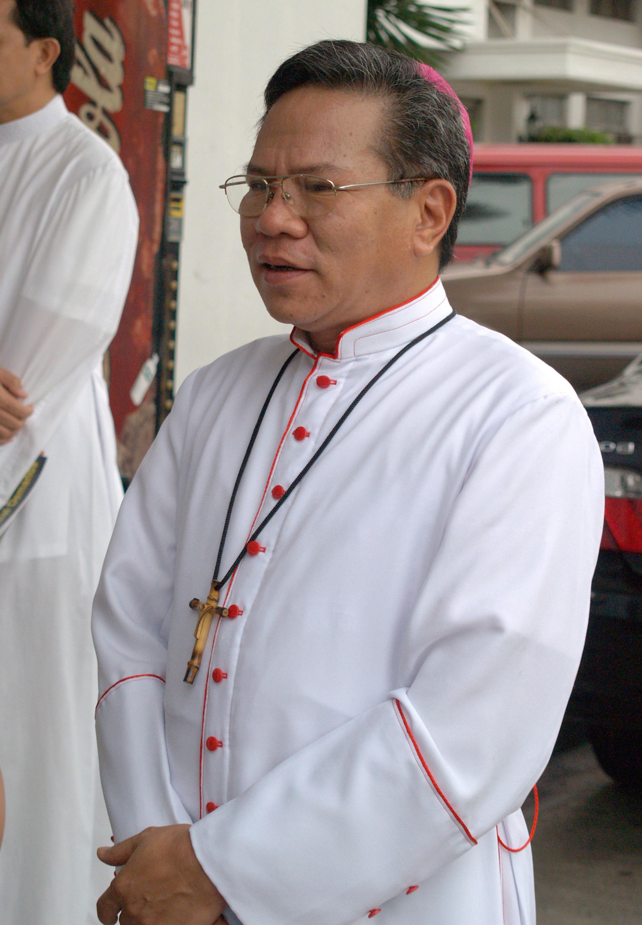 New Cotabato archbishop installed amid tight security
