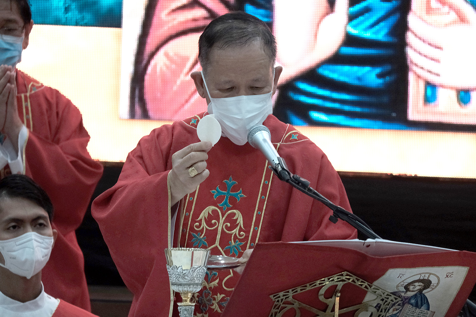 Pope Francis appoints Cardinal Advincula to Vatican office responsible for selecting bishops