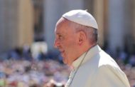 It’s a responsibility to seek truth, educate youth, Pope Francis says